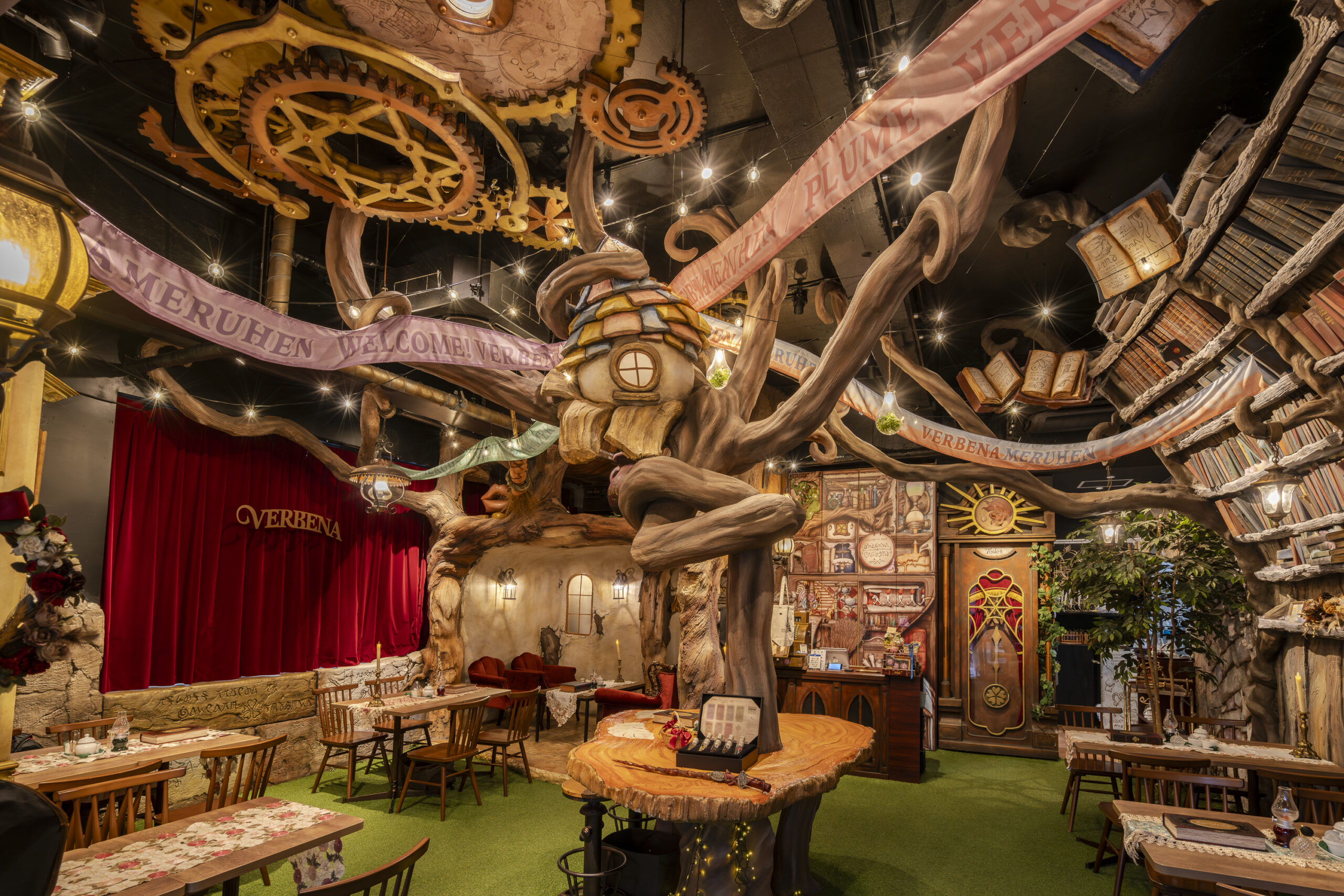 Y 長期保管 ウェイター ウェルカム ドール 人形 カフェ 入口 店舗 飲食店 神戸須磨シーワールド】EXILE TETSUYAプロデュースのコラボカフェ